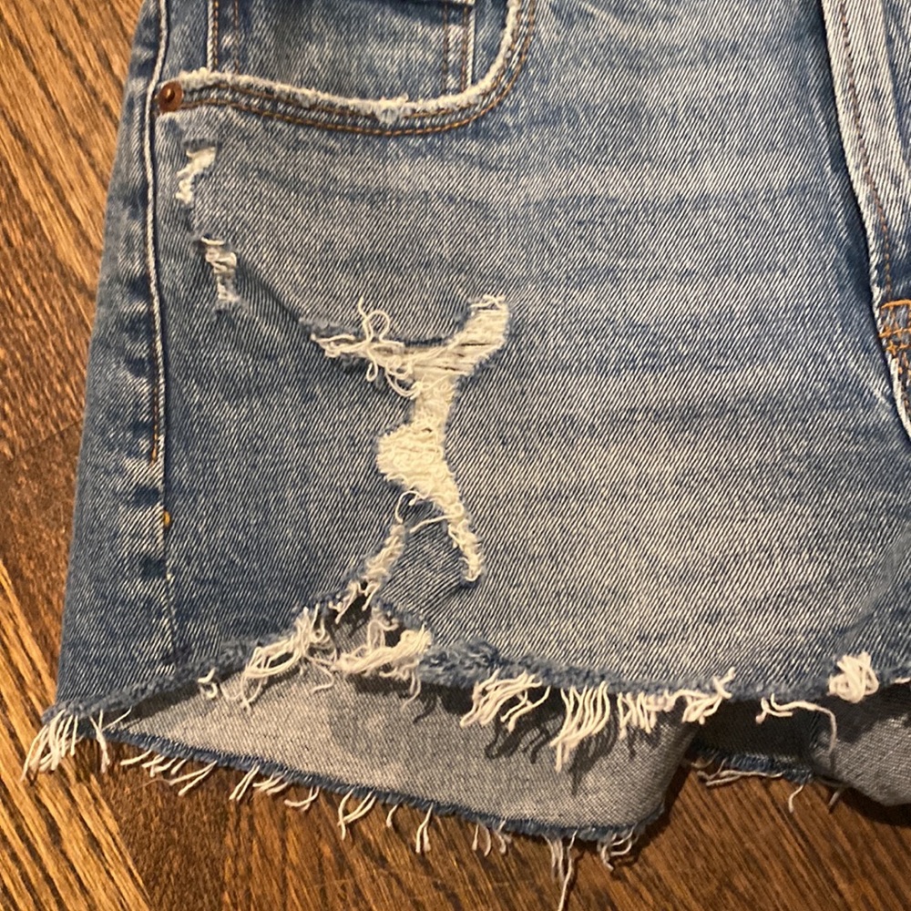 Abercrombie & Fitch “The Mom Short” Jean Shorts - Picture 3 of 8